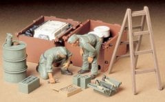Ger. Engine Maintennance Crew