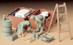 Ger. Engine Maintennance Crew