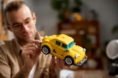 LEGO® Icons Bumblebee